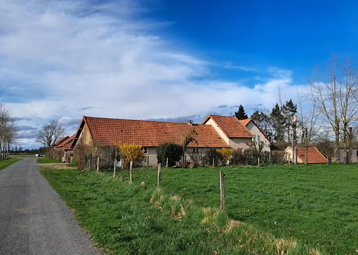 Le Des Bruns Дом отдыха Saint-Martin-des-Lais